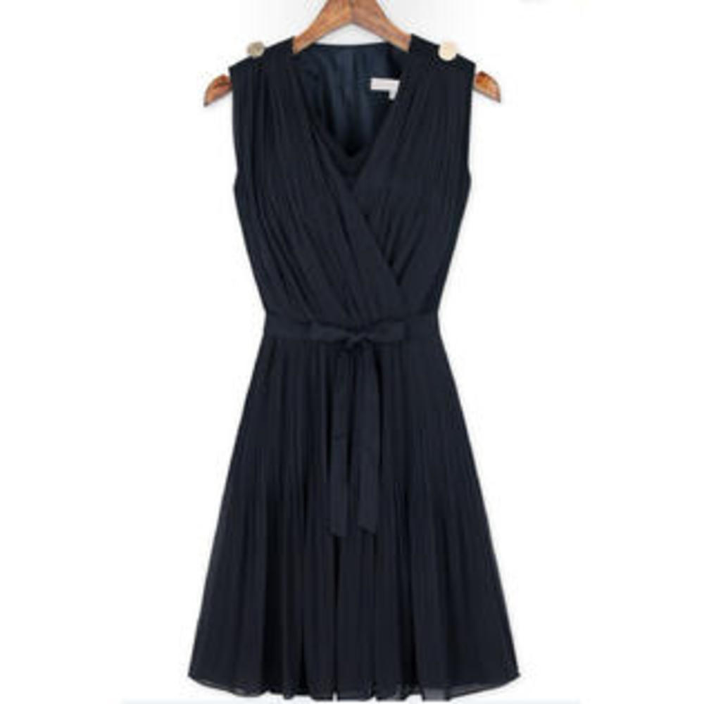 Women Sleeveless V Neck Pleated Dress