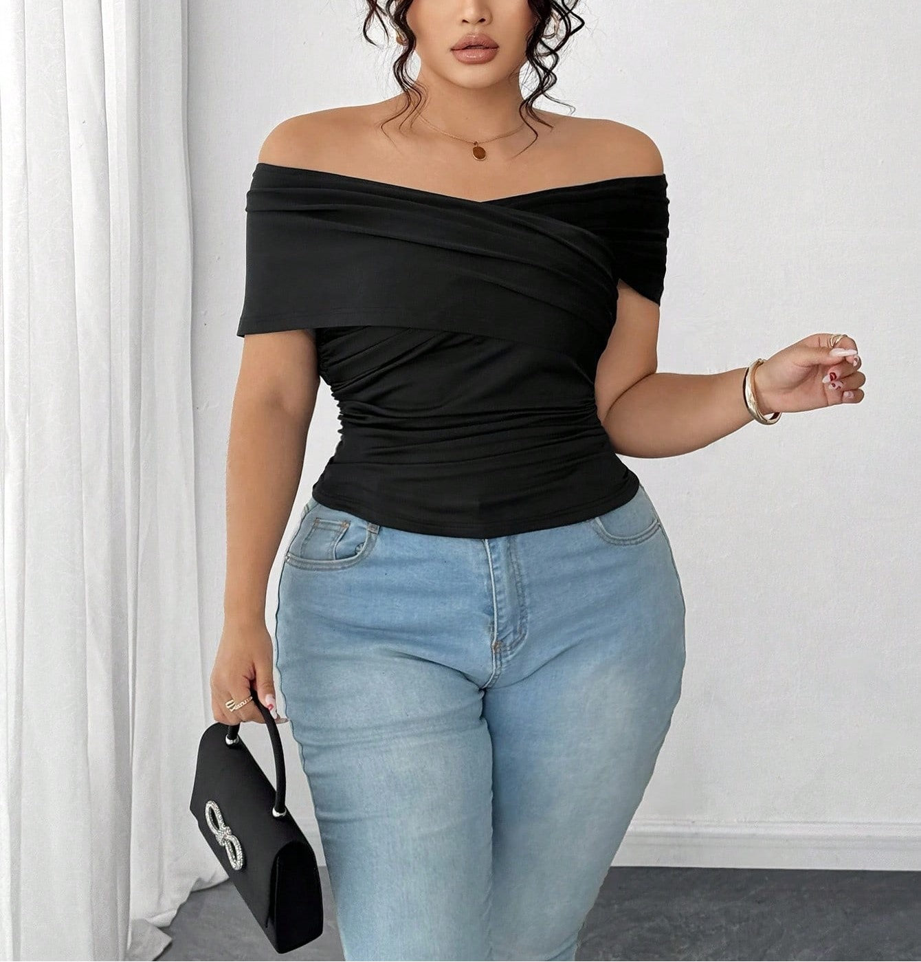 Plus Size Women's Intellectual Chic One-Shoulder T-Shirt – Elegant Summer Off-the-Shoulder Top for Casual & Trendy Looks