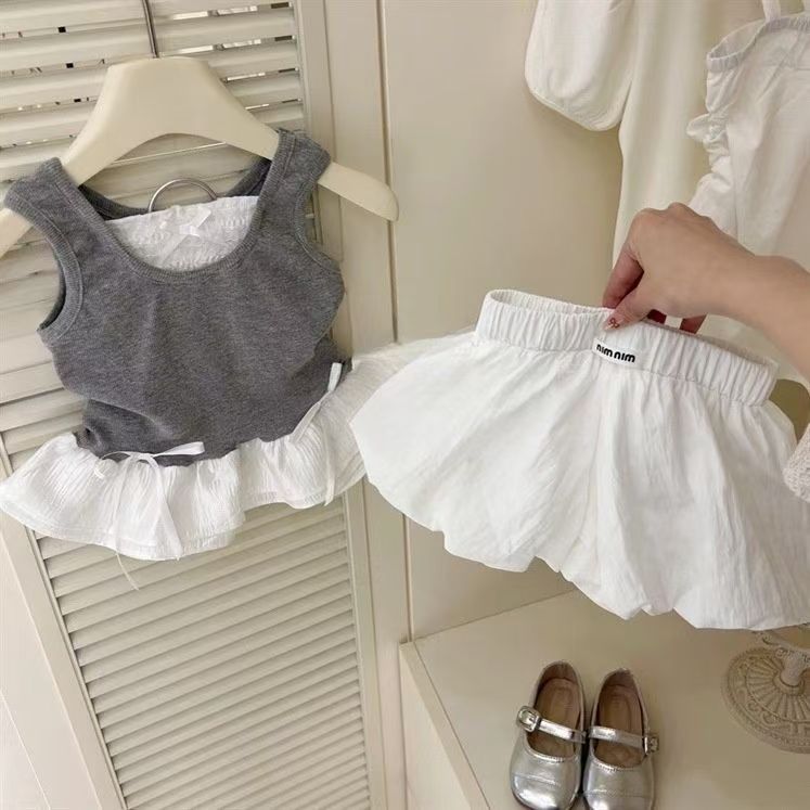 Summer Baby Girls’ Two-Piece Lace Vest Sling Top and Bud Shorts Set - RAC26JP5398BATS