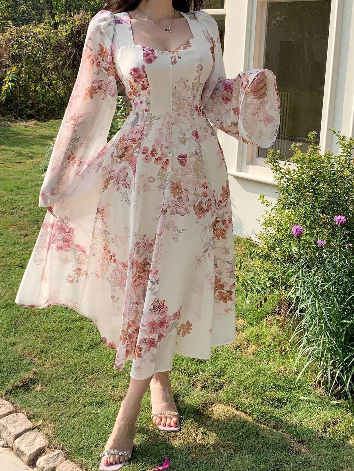 Women's Stylish Waist-Cinching Printed Square Neck Retro Dress with Flattering Fit