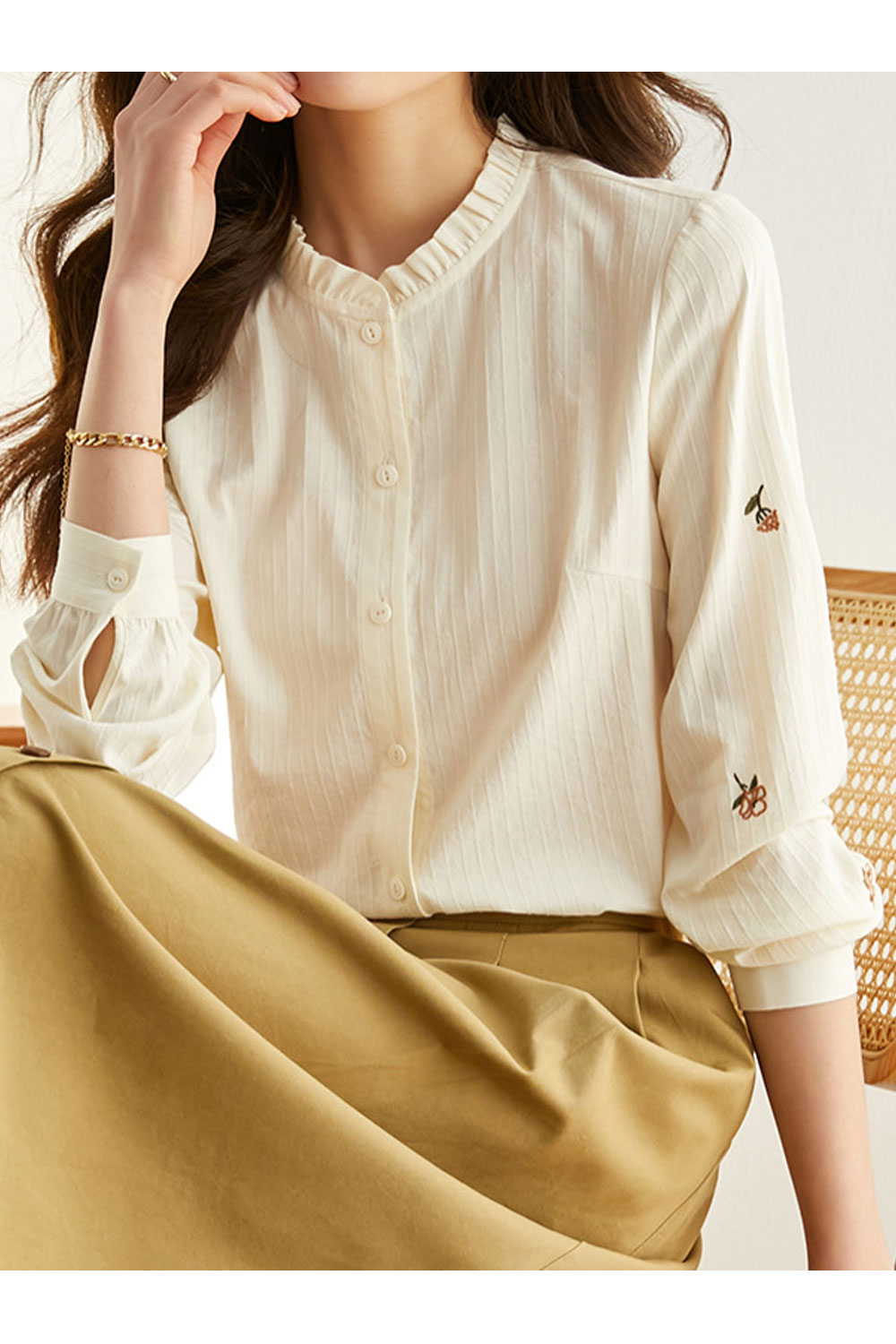 Women's Stand up Collar Style Flower Embroidery Long-Sleeved Top