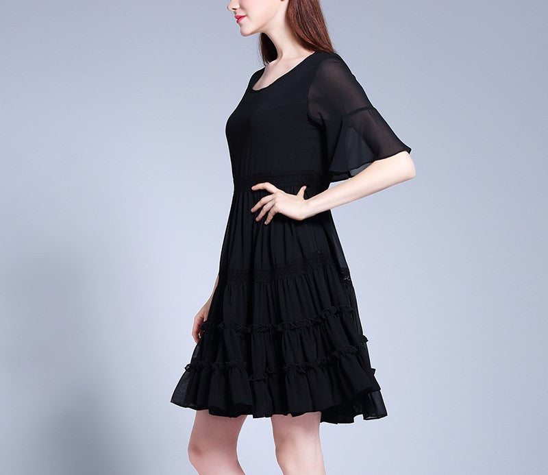 Plus-Size Bohemian Chiffon Lace Dress – Flowy Summer Beachwear in Youthful Red