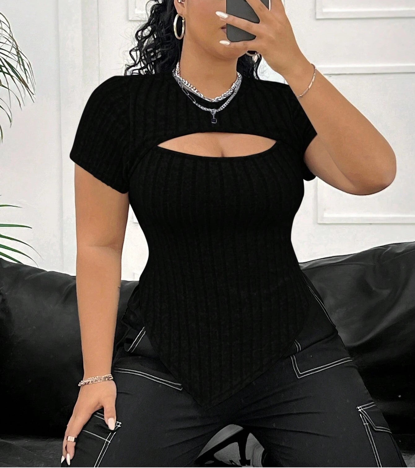 2025 Plus Size Women's Minimalist Slim Fit T-Shirt – Waist-Defining, Chic Short Top for Everyday Versatile Style