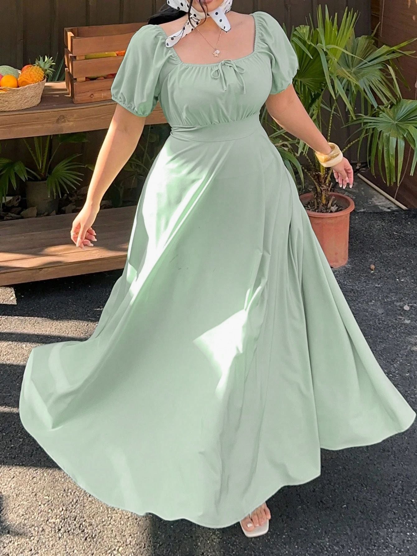 Women's Plus Size Square-Neck Solid Color Waist Dress