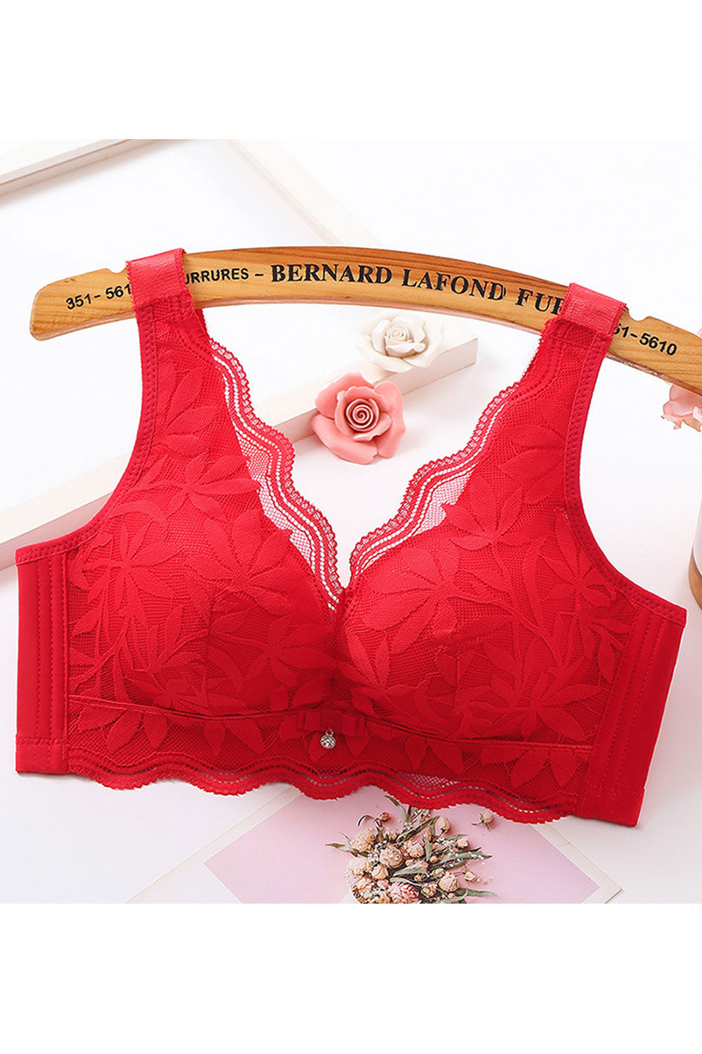 Women New Beautiful Gathering, Pushing up, Adjusting type, Receiving Side Breasts Fixed Shoulder Straps Back Four Rows of Buckle