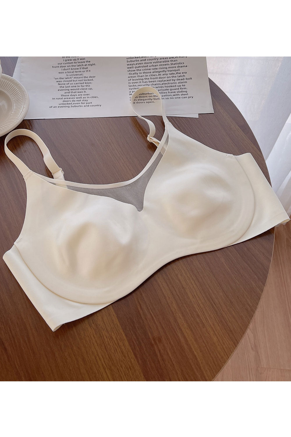 Women Beautiful Comfortable Ultra Thin Mold Cup Push-Up Seamless Without Rims Bra