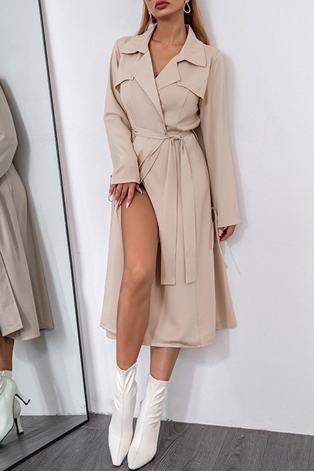Women Attractive Lapel Collar Neck Drawstring Waist Solid Pattern Winter & Autumn Cardigan Dress