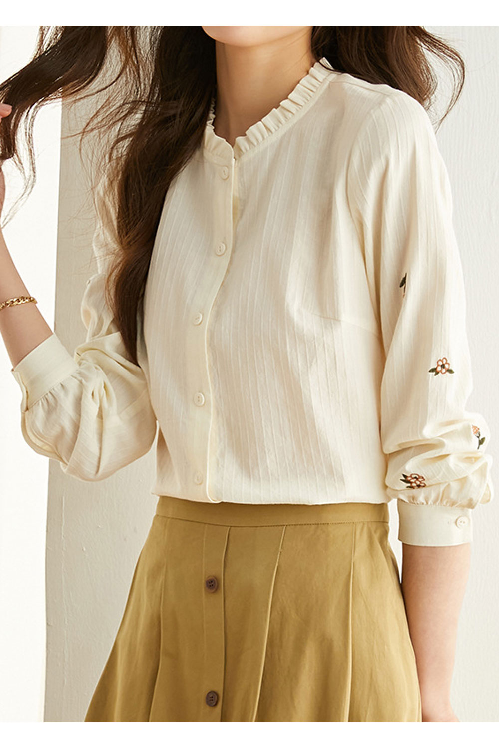 Women's Stand up Collar Style Flower Embroidery Long-Sleeved Top