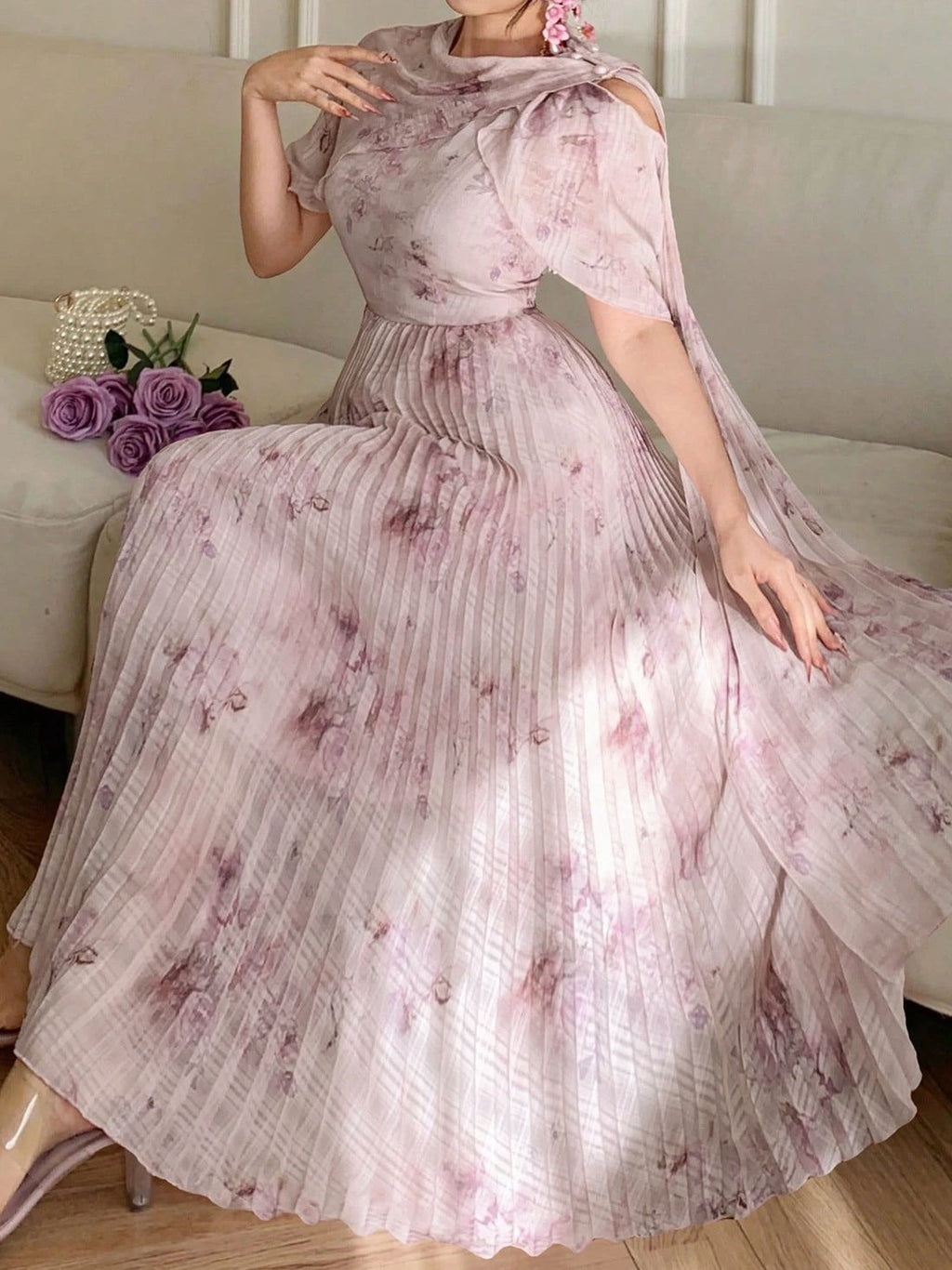 Women's Elegant Floral Pleated Maxi Dress with Ruffle Details, Waist-Defining Fit, Romantic Long Dress