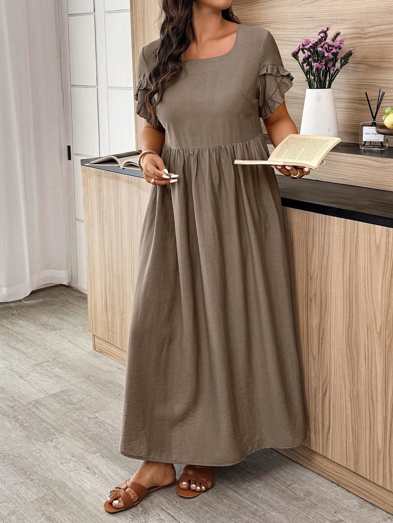 Summer Women's Short-Sleeved Plus-Size Casual Midi Dress with Relaxed Fit