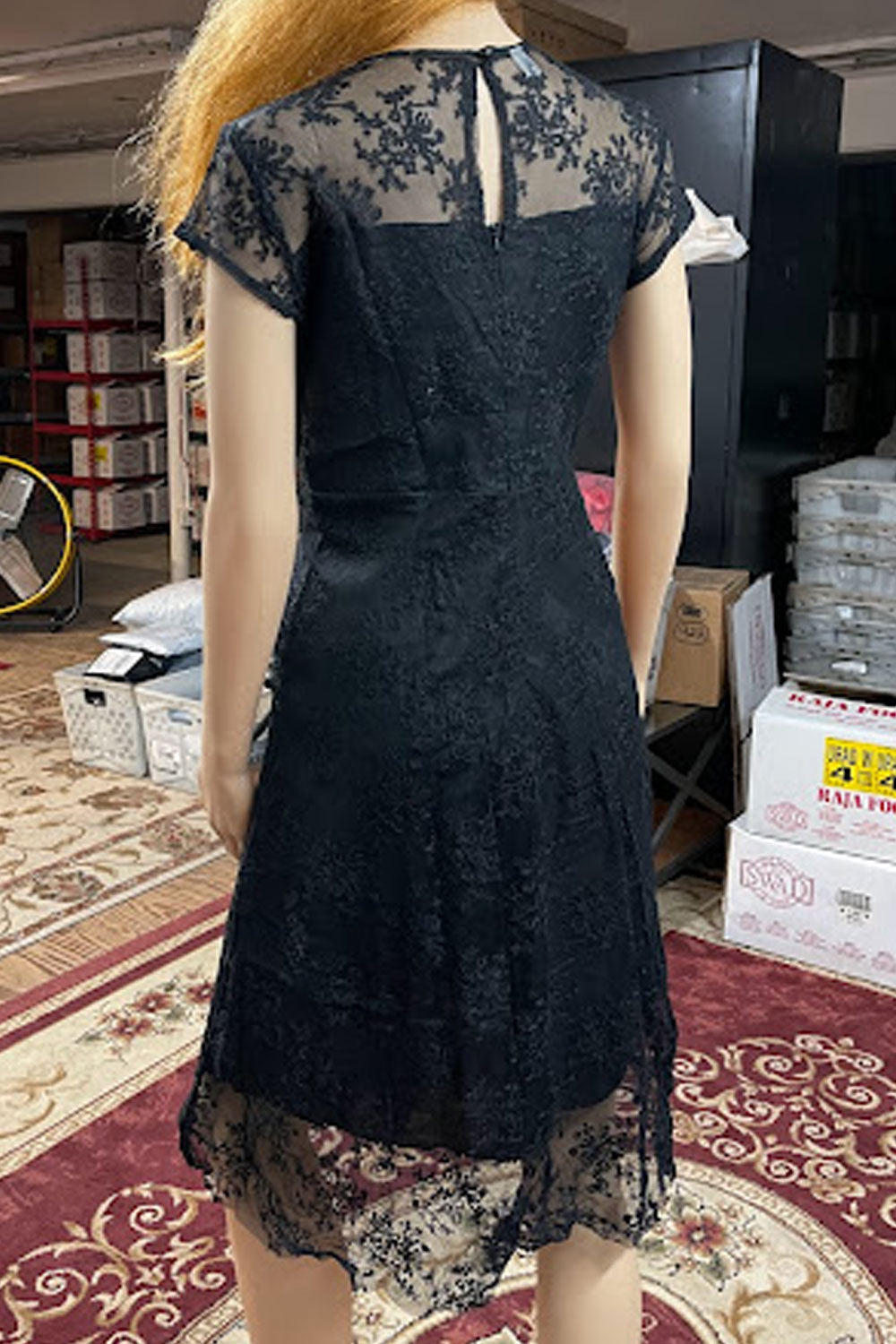Women Lovely Lace Decorated V-Neck Cap Sleeve Attractive Slim Fit Shift Dress