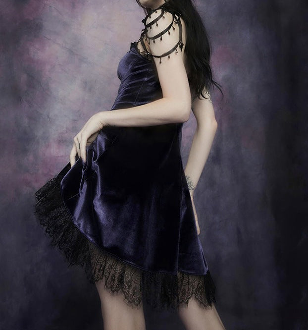 Dark-Style Lace-Trimmed Halter Princess Dress – Spring & Summer