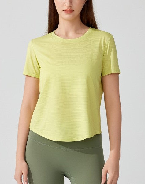 Women Short-Sleeved Yoga T-Shirt Vest - Lightweight Summer Fitness Top with Loose Fit and Breathable Hollow Back Design