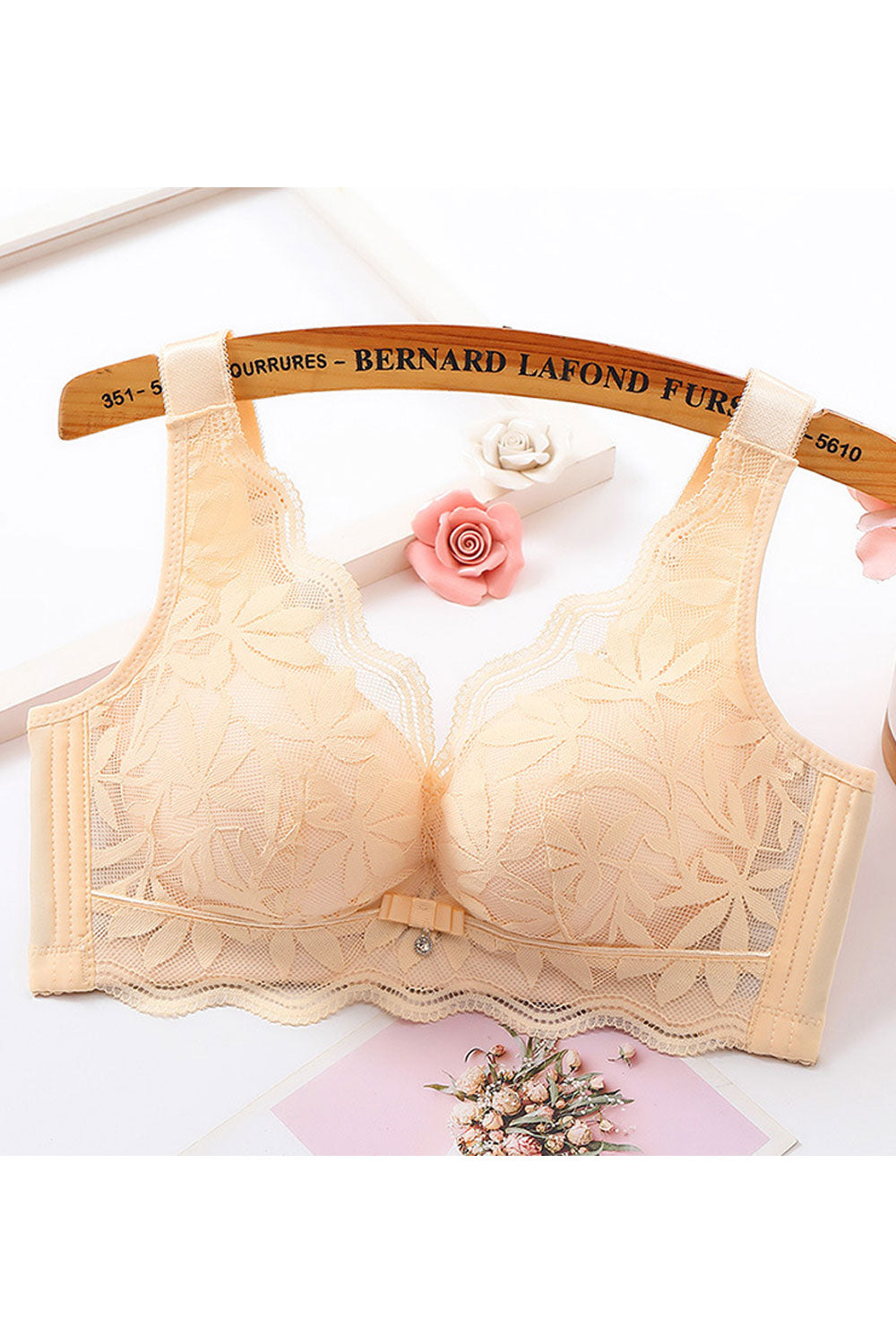Women New Beautiful Gathering, Pushing up, Adjusting type, Receiving Side Breasts Fixed Shoulder Straps Back Four Rows of Buckle