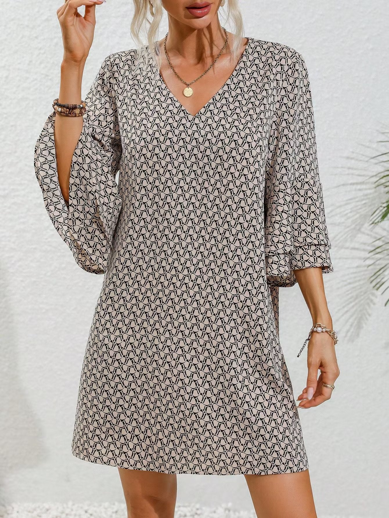 Women's Printed V-Neck Three-Quarter Sleeve Mid-Length Dress