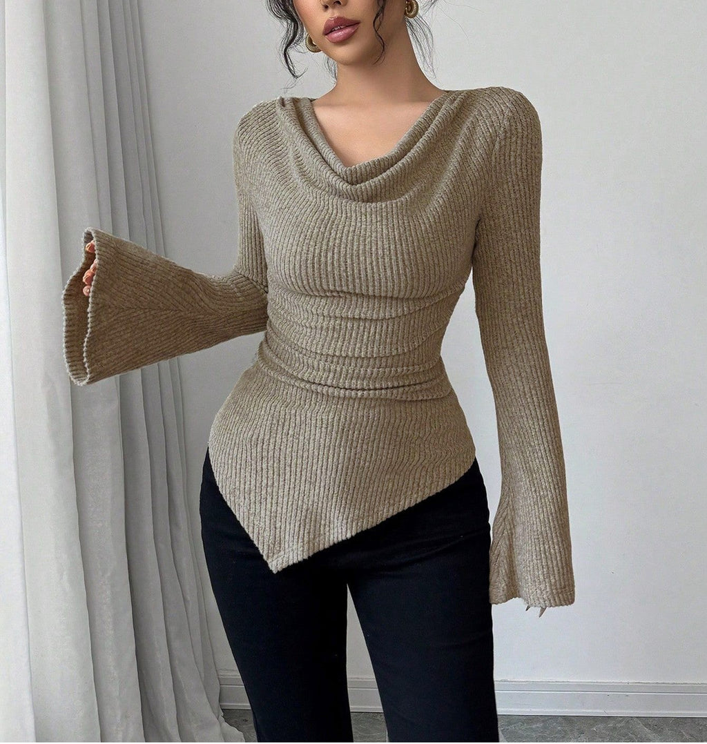 Women's Long-Sleeve Knit Top with Flared Sleeves, Scoop Neck, Slim Fit, Lightweight Autumn T-Shirt