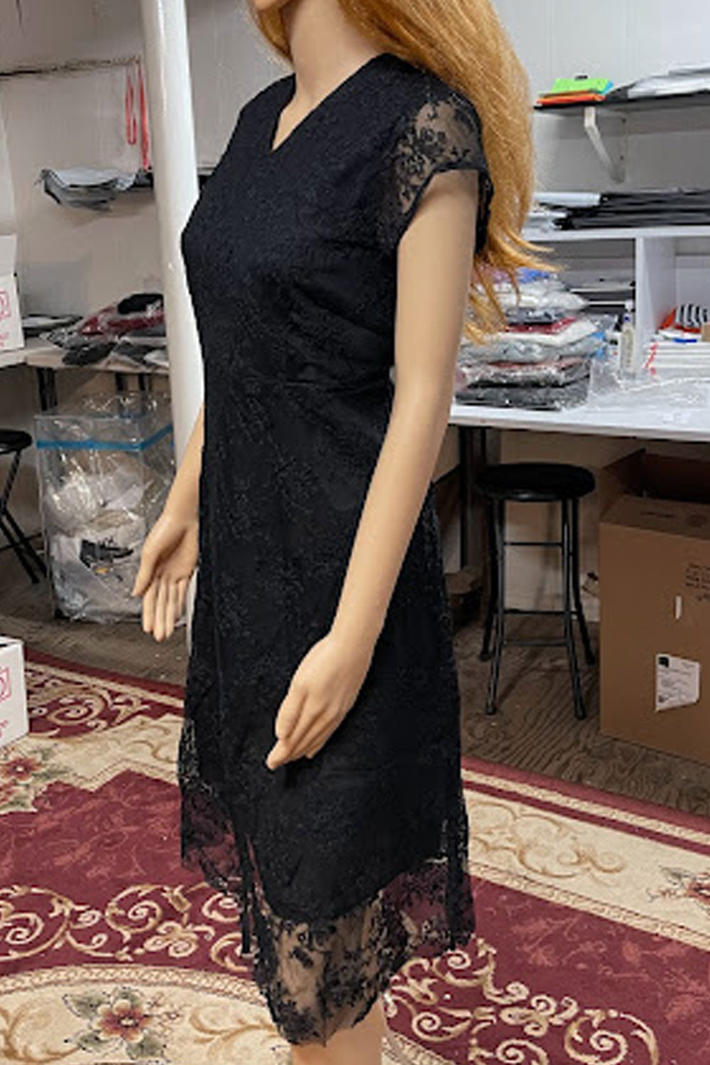 Women Lovely Lace Decorated V-Neck Cap Sleeve Attractive Slim Fit Shift Dress