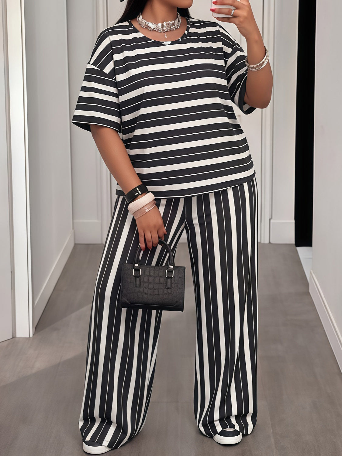 Women’s Black and White Striped Print Loose Fit Drop-Shoulder Short-Sleeve Top and Wide-Leg Pants Set