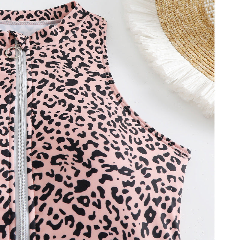 Women's Zipper One-Piece Swimsuit - Modern Fit Swimwear for Beach & Pool