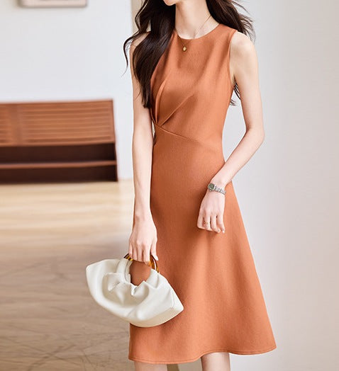 Elegant Hepburn-Inspired Black Sleeveless Summer Dress with Defined Waist