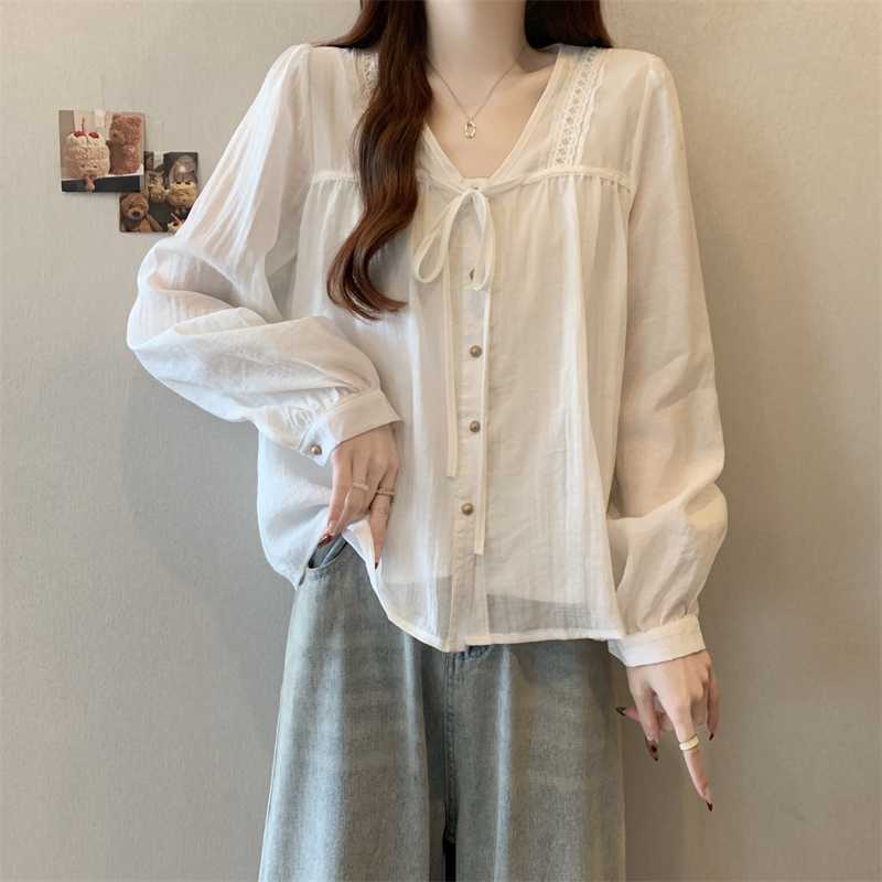Women's French-Inspired Lace V-Neck Long Sleeve Blouse – Elegant Spring Fashion Top