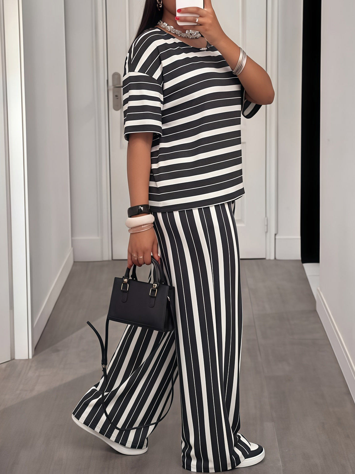 Women’s Black and White Striped Print Loose Fit Drop-Shoulder Short-Sleeve Top and Wide-Leg Pants Set