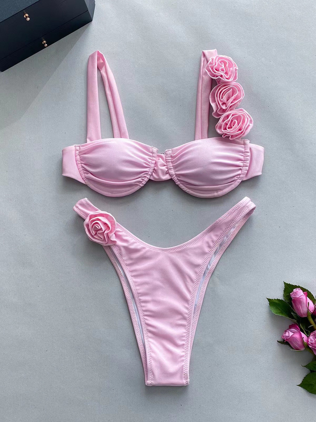 Solid Color Steel Bracket Three-Dimensional Flower Split Women's Swimsuit