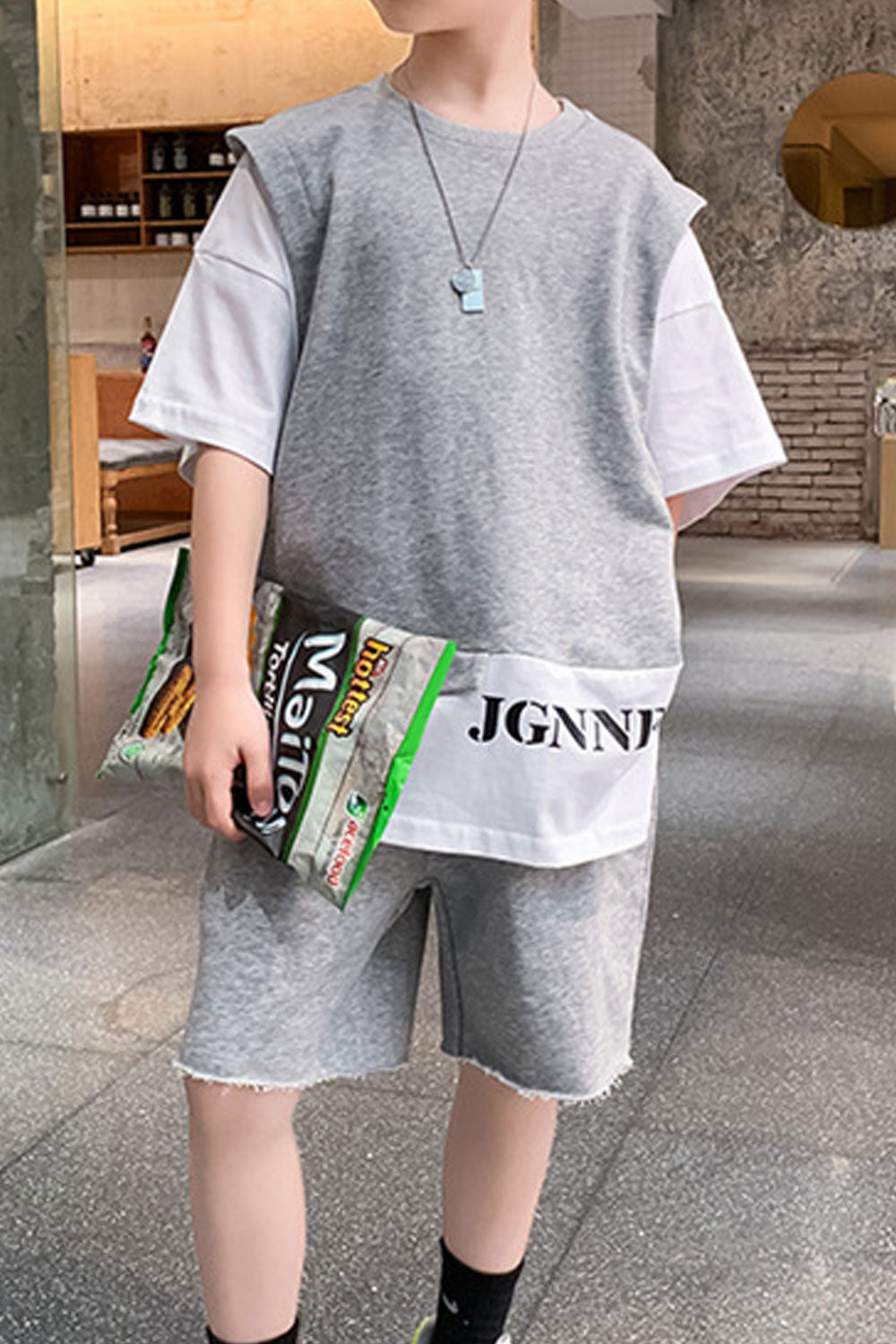 Kids Boys New Arrival Fashionable Stylish Short Sleeves Round Neck Letter Pattern Contrast Color Side Split T-Shirt with Descent