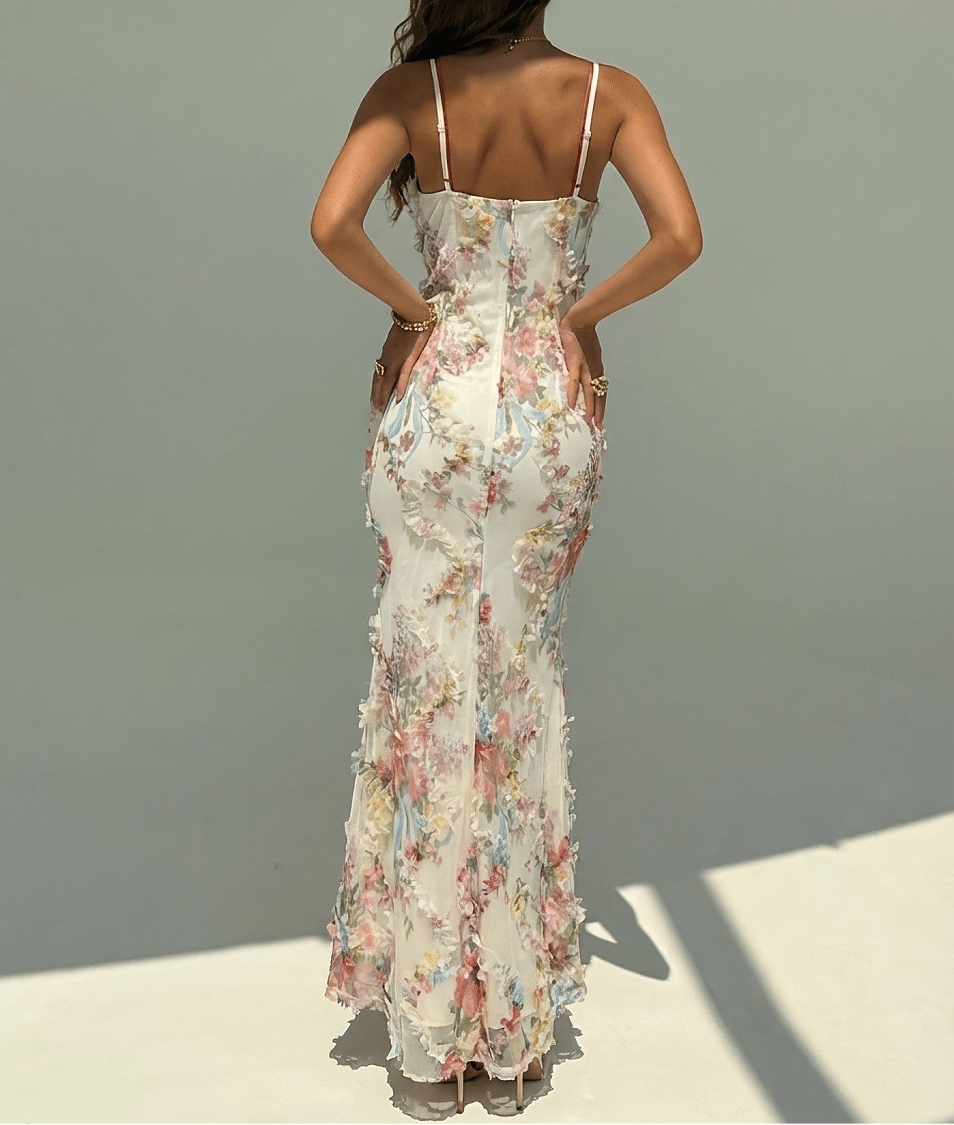 Women's Summer Romantic Pleated Slim Fit Fishtail Long Dress – Elegant Suspender Maxi Dress with Flattering Silhouette