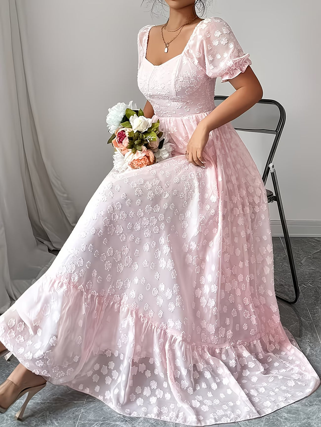 Plus-Size Women's French-Inspired Jacquard Dress with Puff Short Sleeves, Elegant Textured Midi Dress, Comfortable Everyday and