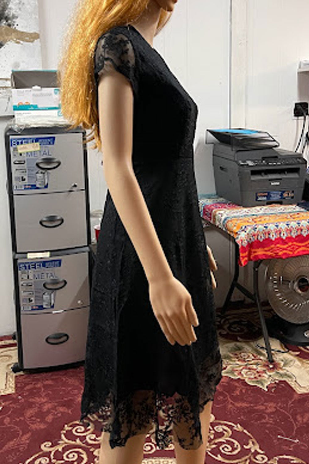 Women Lovely Lace Decorated V-Neck Cap Sleeve Attractive Slim Fit Shift Dress