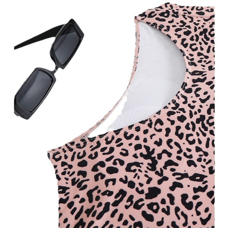 Women's Zipper One-Piece Swimsuit - Modern Fit Swimwear for Beach & Pool