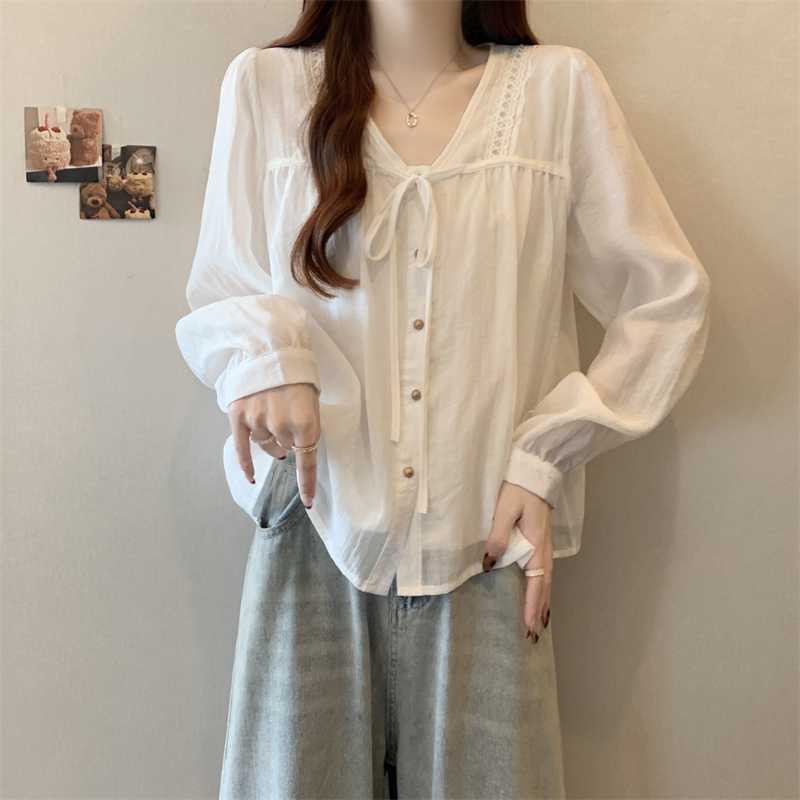 Women's French-Inspired Lace V-Neck Long Sleeve Blouse – Elegant Spring Fashion Top