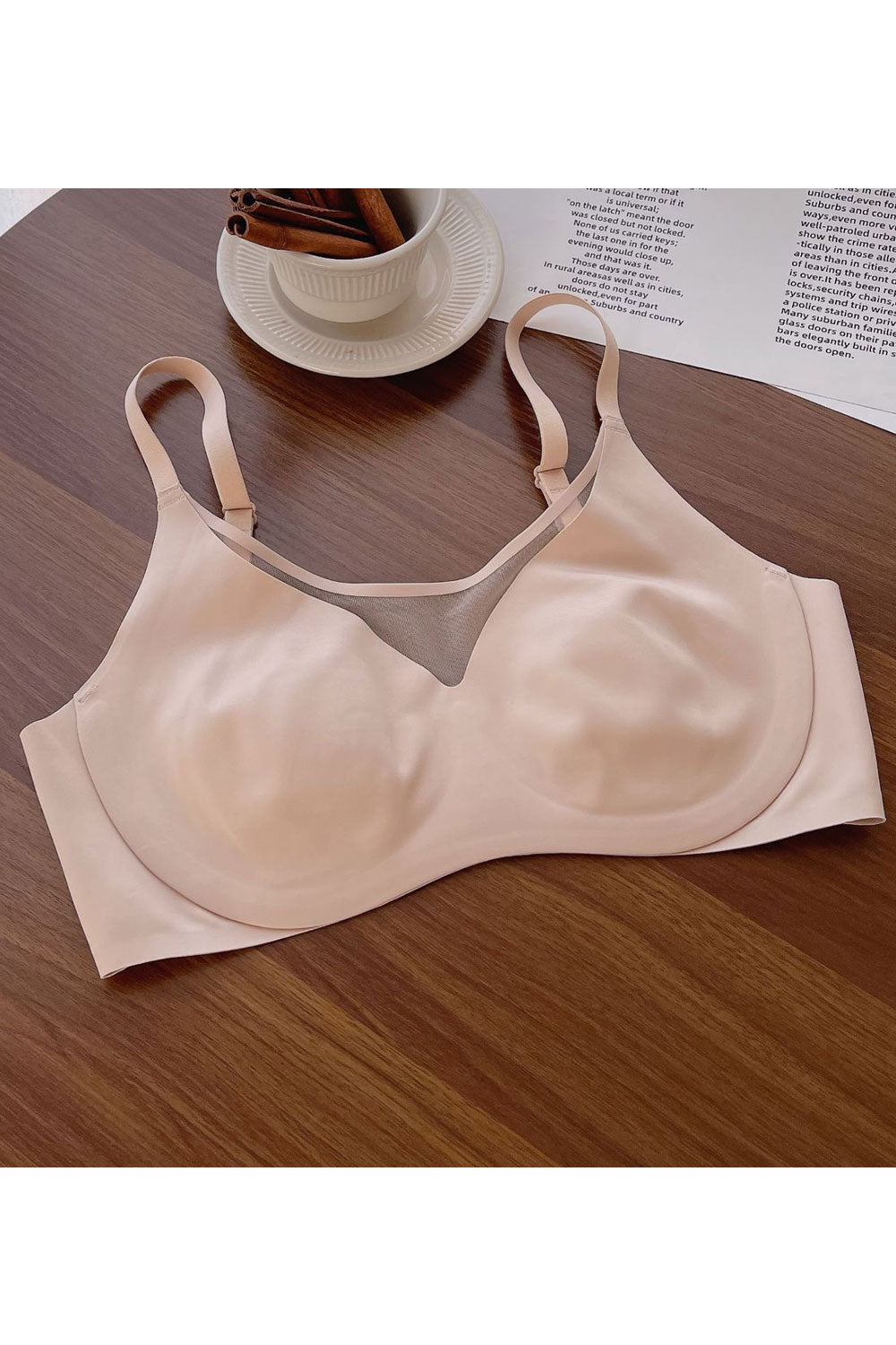 Women Beautiful Comfortable Ultra Thin Mold Cup Push-Up Seamless Without Rims Bra