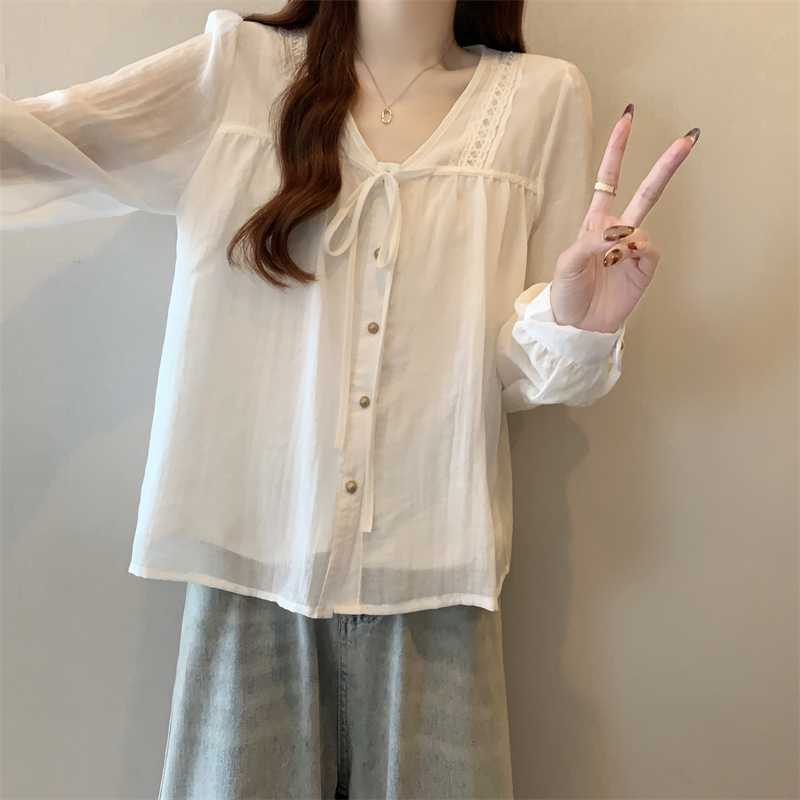 Women's French-Inspired Lace V-Neck Long Sleeve Blouse – Elegant Spring Fashion Top