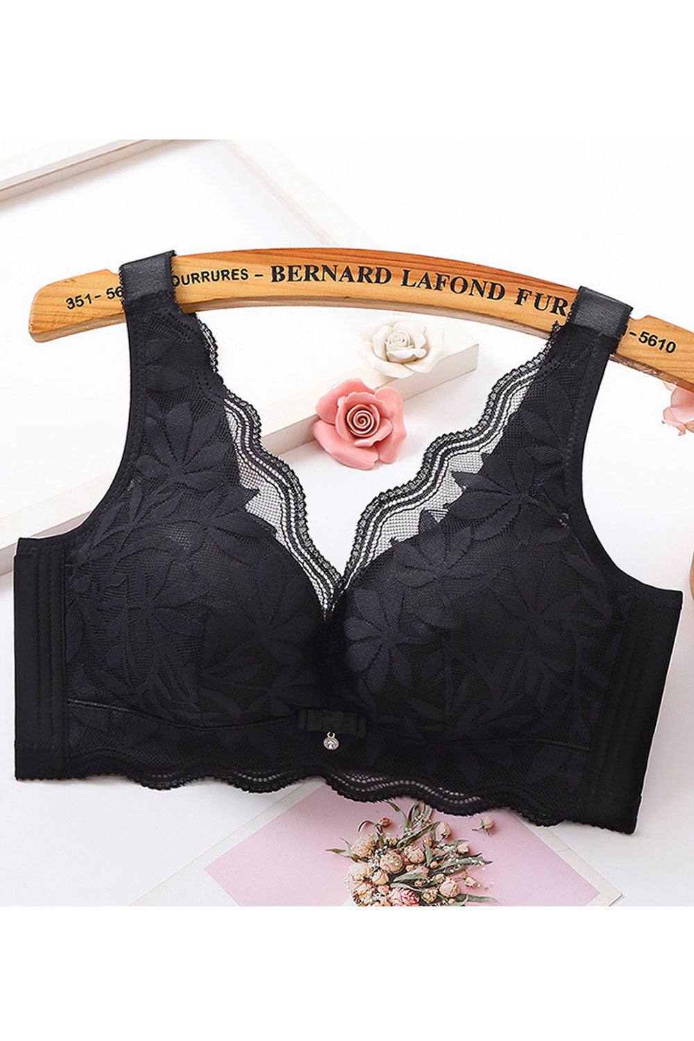 Women New Beautiful Gathering, Pushing up, Adjusting type, Receiving Side Breasts Fixed Shoulder Straps Back Four Rows of Buckle