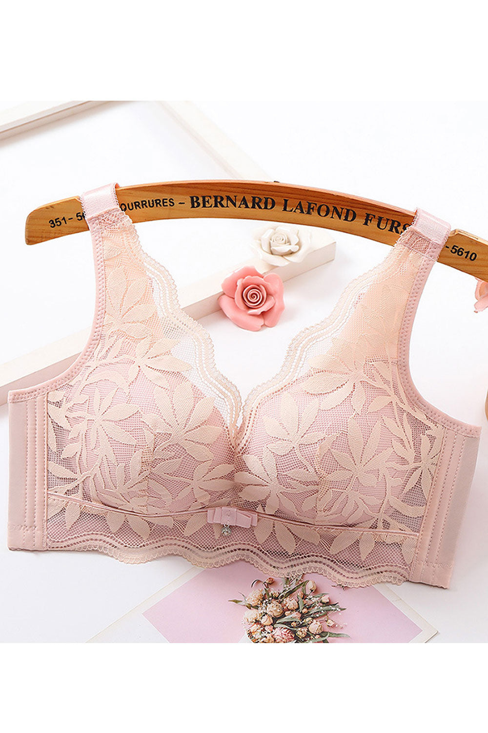 Women New Beautiful Gathering, Pushing up, Adjusting type, Receiving Side Breasts Fixed Shoulder Straps Back Four Rows of Buckle