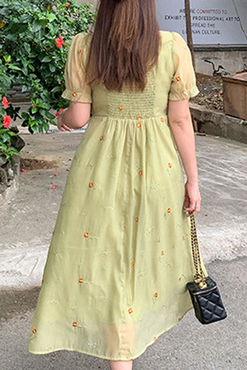 Women Plus New Retro Design Fashionable Square Collar Short Puff Sleeves Embroidery Pattern Classical Style Summer Waist Slimmin