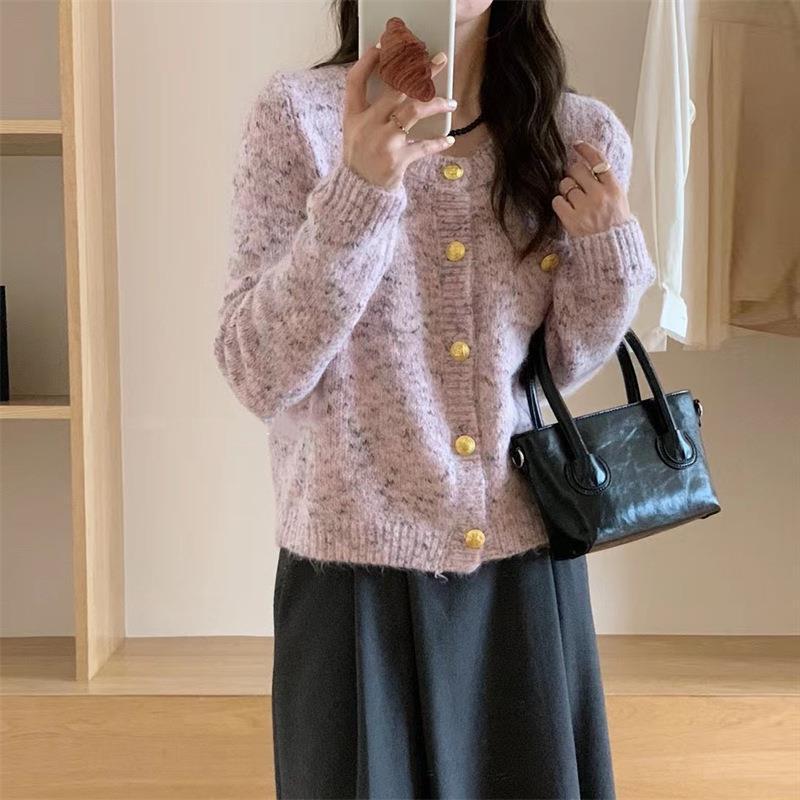 Cozy Women's Sweaters - Stylish Warmth for Every Season