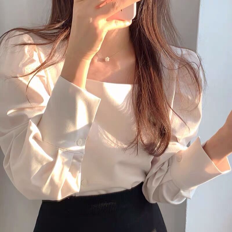 2025 Gentle & Elegant Square Collar Lantern Sleeve Shirt - Clavicle-Revealing Charm Meets Refined Versatility