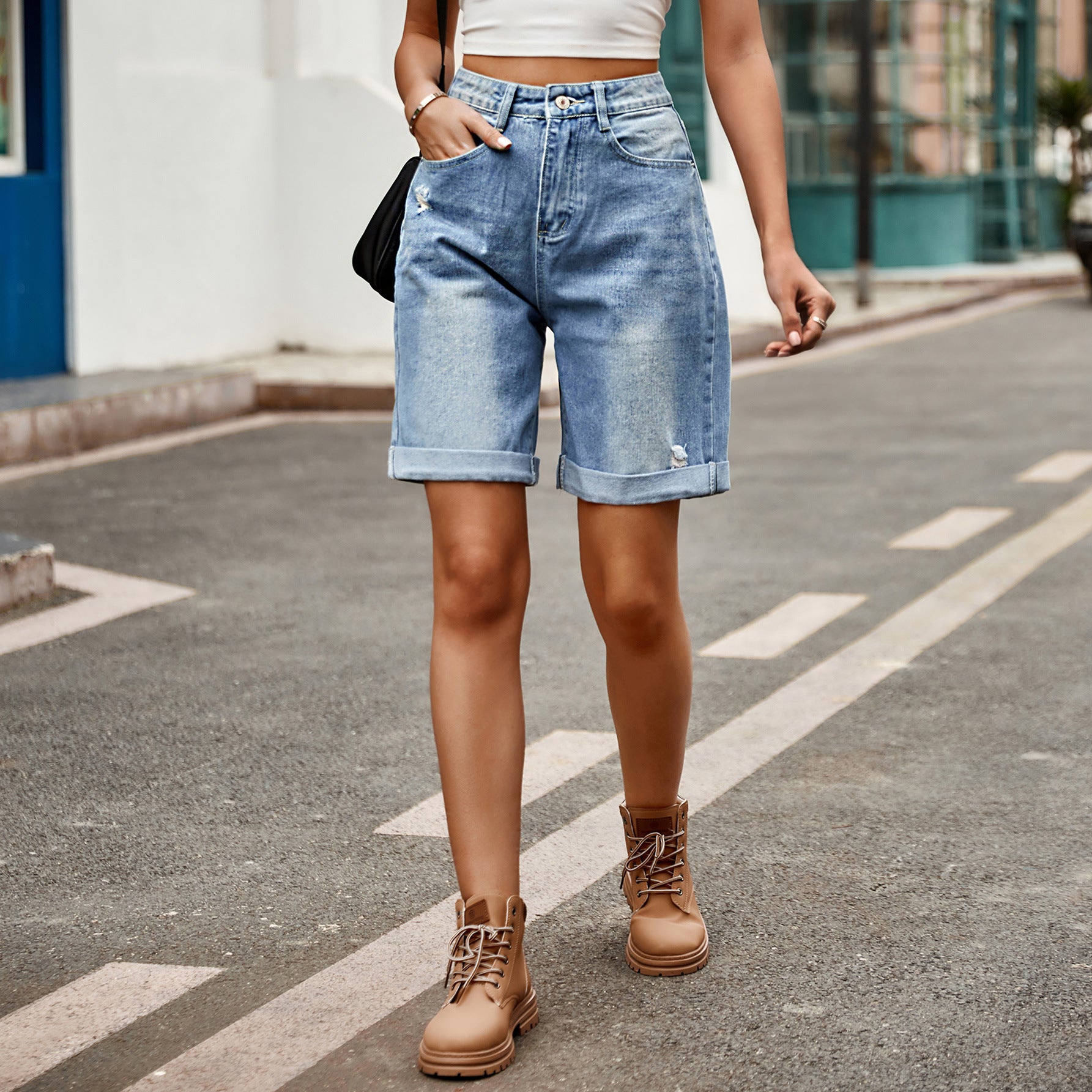 Women's Distressed Hem 5-Point Denim Shorts - Casual Summer Ripped Jean Shorts, Trendy High-Waist Style