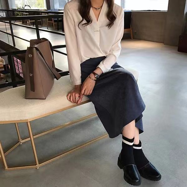 Gentle Style V-Neck Blouse - Elegant Long-Sleeve Top for Spring & Autumn