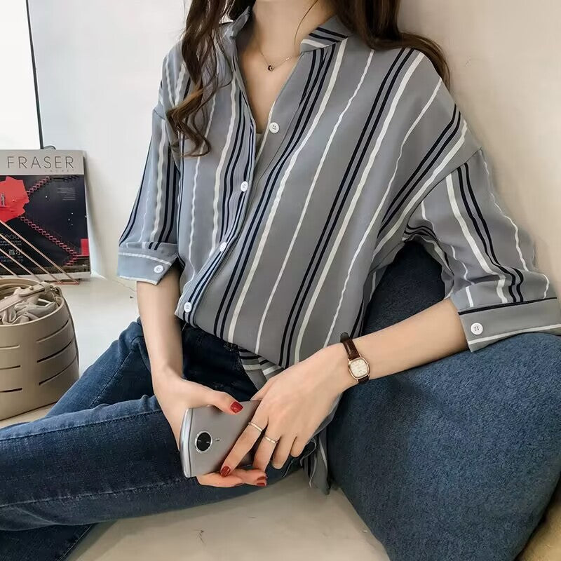 Women's Plus Size Striped V-Neck Three-Quarter Sleeve Loose Fit Top