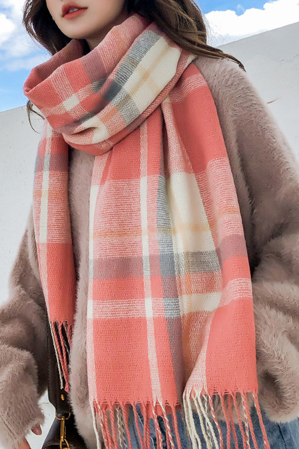 Women Charming Tassel Decorated Plaid Pattern Stylish Muffler