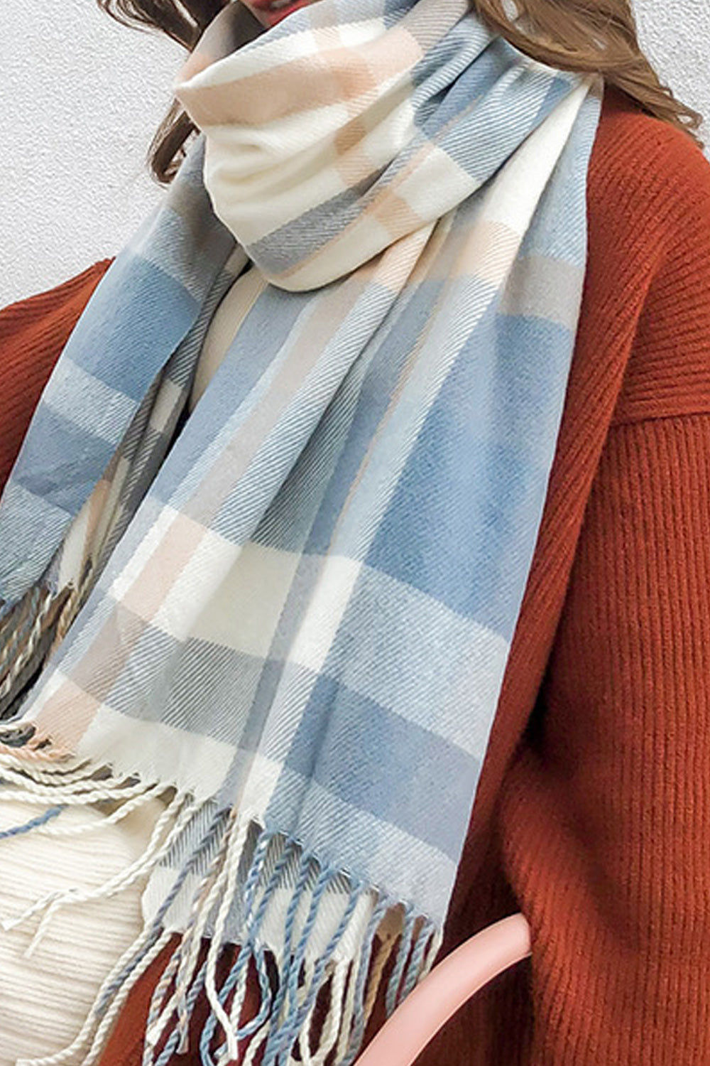 Women Charming Tassel Decorated Plaid Pattern Stylish Muffler