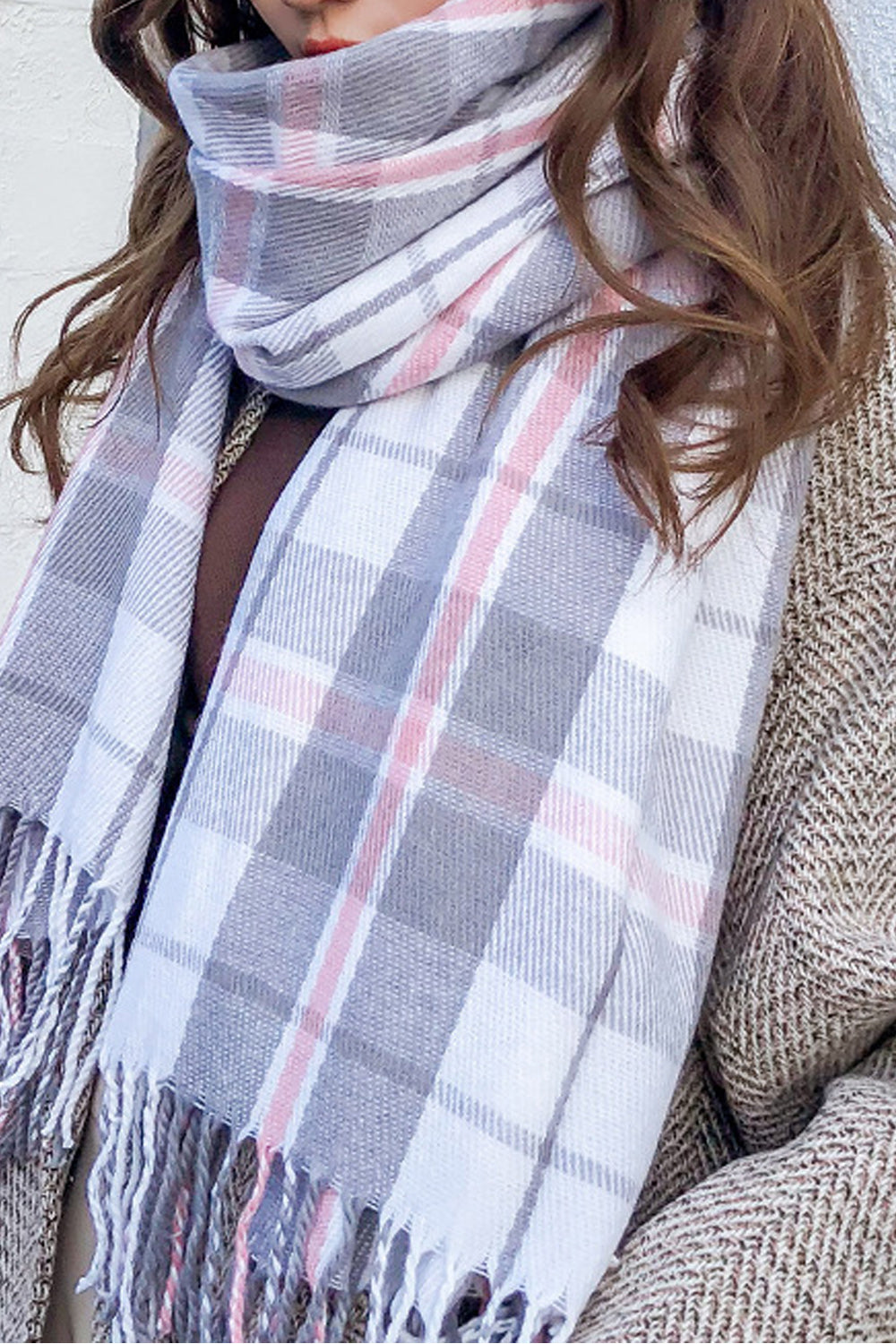 Women Charming Tassel Decorated Plaid Pattern Stylish Muffler