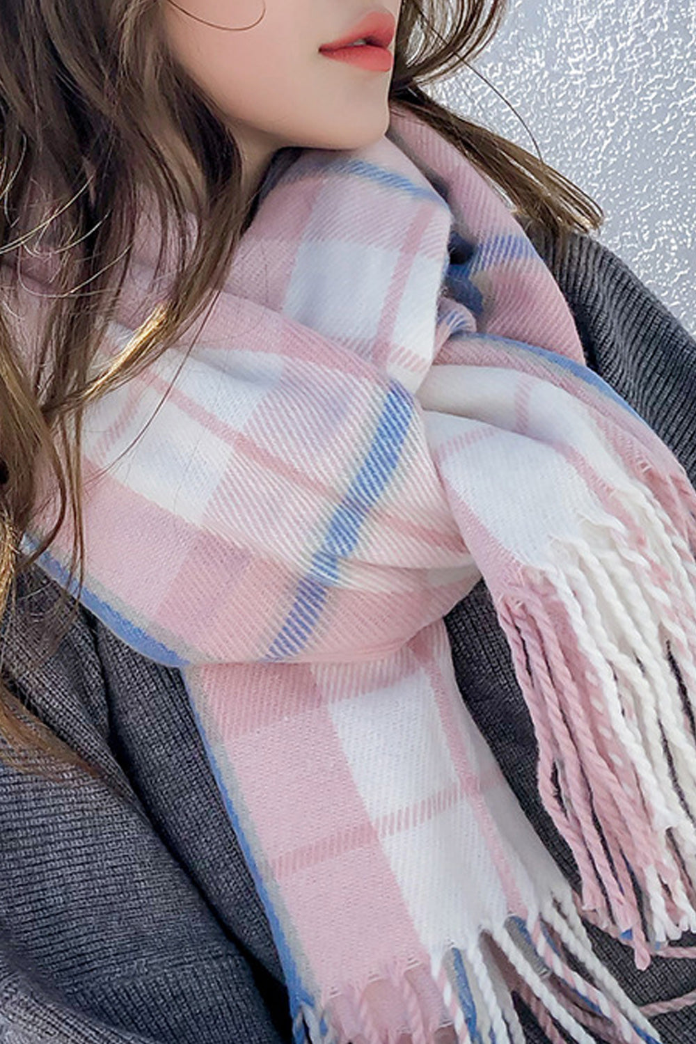 Women Charming Tassel Decorated Plaid Pattern Stylish Muffler
