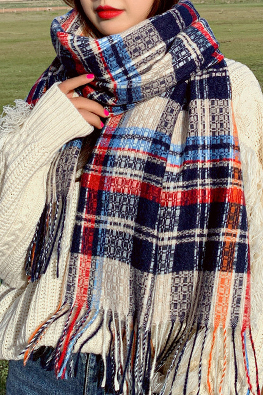 Women Lovely Tassel Decorated Beautiful Warm Plaid Style Muffler