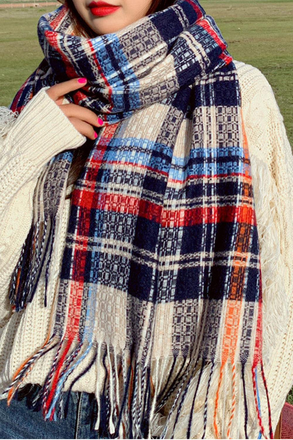 Women Lovely Tassel Decorated Beautiful Warm Plaid Style Muffler