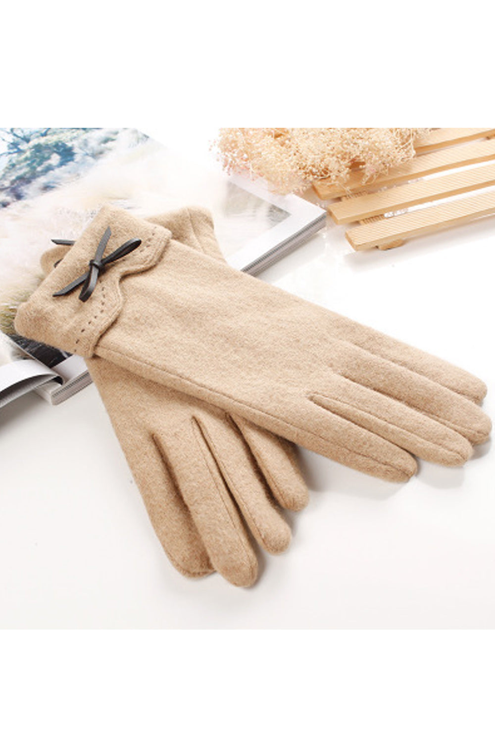 Women Soft Winter Season Casual Solid Pattern Knitted Gloves